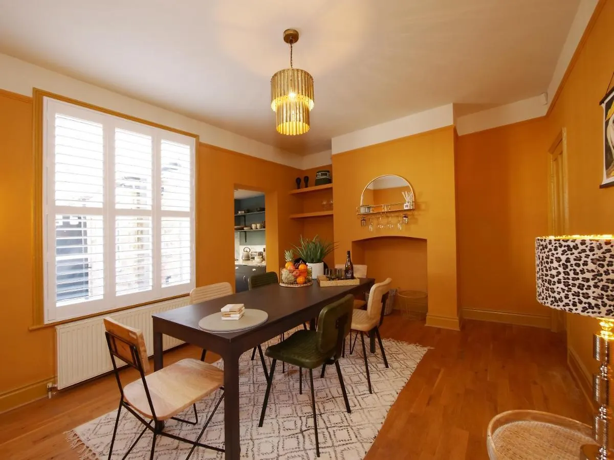 Bar Wall Cottage-City Wall Views-Sleeps 5 York 0*,  Birleşik Krallık