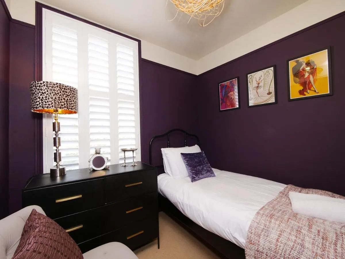 Сasa de vacaciones Bar Wall Cottage-City Wall Views-Sleeps 5 York