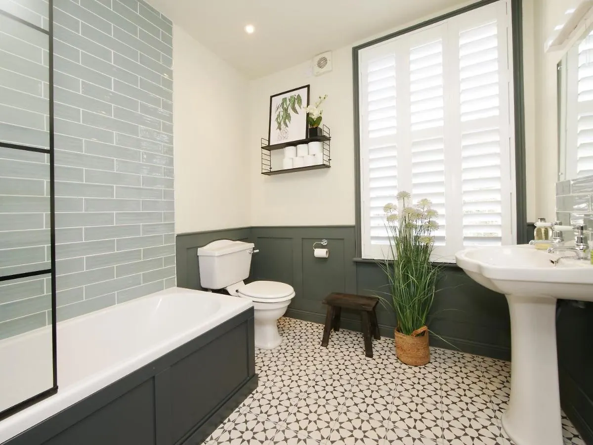 Сasa de vacaciones Bar Wall Cottage-City Wall Views-Sleeps 5 York